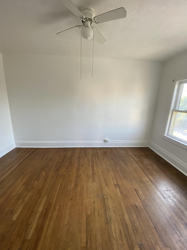 Building Photo - 1442 W 101st St