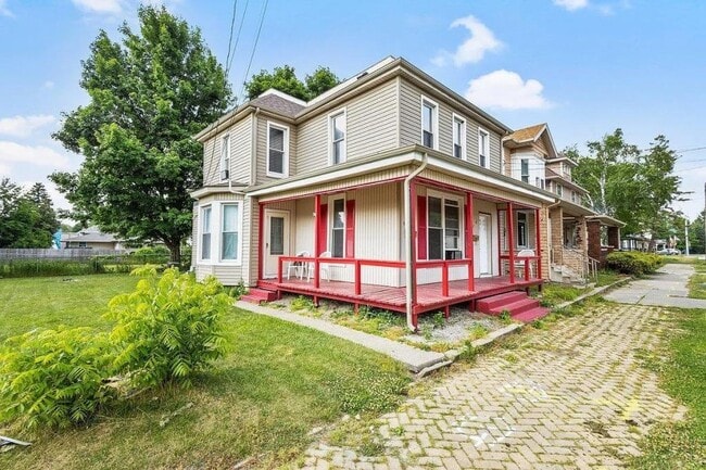 Building Photo - 426 E Market St