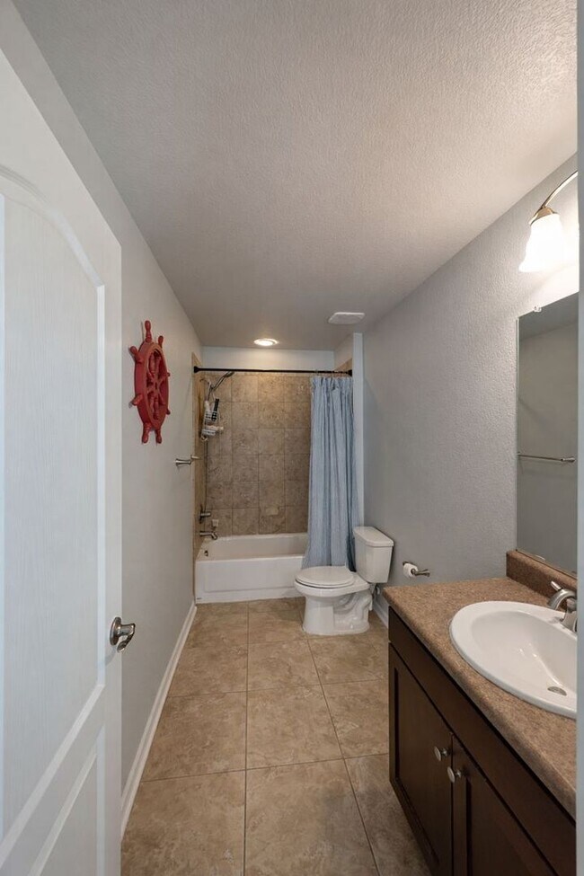 Building Photo - 22441 E Chenango Dr