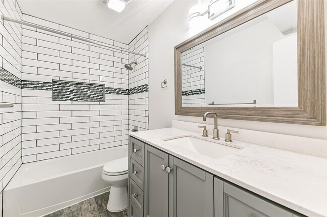 Building Photo - 14723 Barryknoll Ln