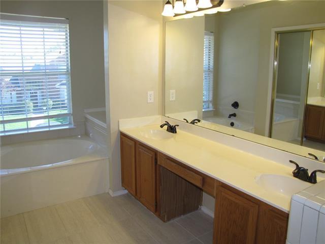 Building Photo - 3817 Rolling Hills Dr