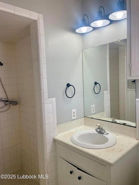 Building Photo - 3420 Bangor Dr