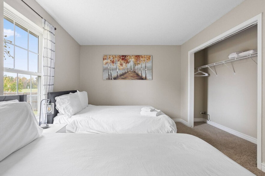 Building Photo - 9791 Stonewall Ln