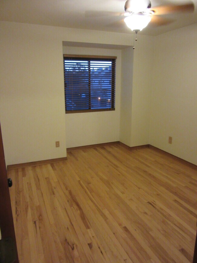 Guest Bedroom - 1254 W Ocean View Ave