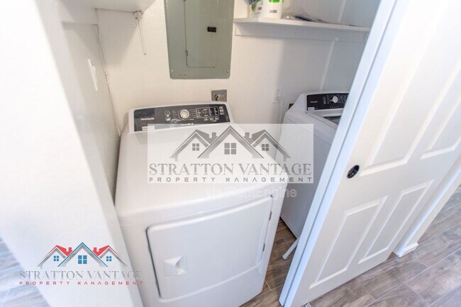 Building Photo - 20 S Buena Vista Ave