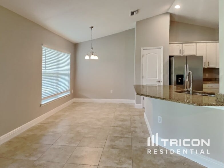 Building Photo - 27429 Tierra Del Fuego Cir