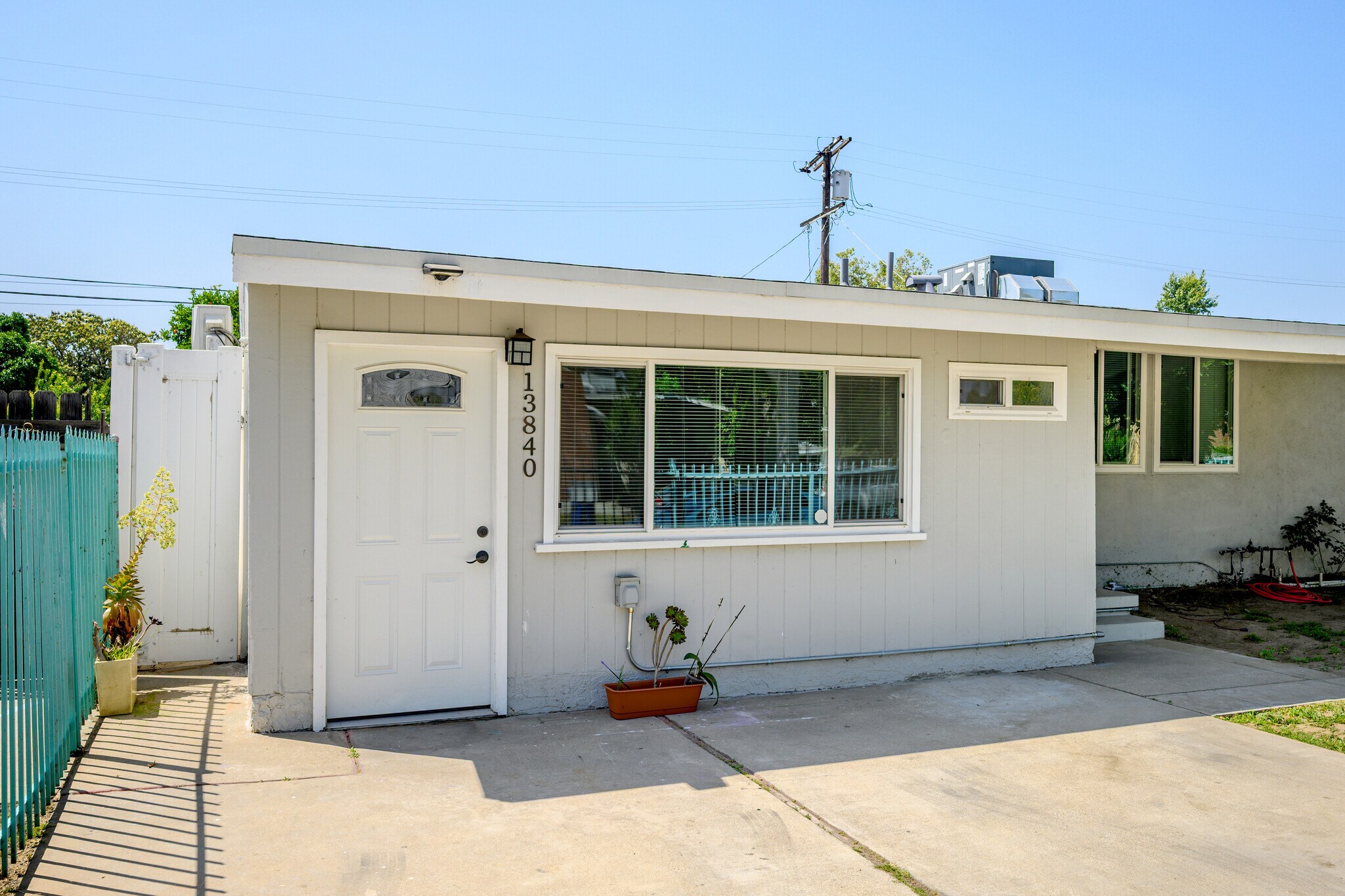 Building Photo - 13840 Community St