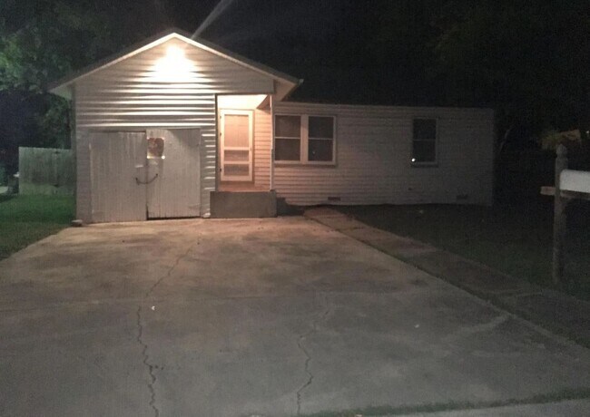 Building Photo - 167 West Wildwood Drive