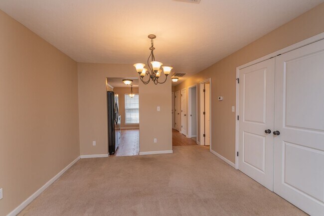 Building Photo - $1,200 - 2 Bed/2 Bath house in Harlem, with all appliances!