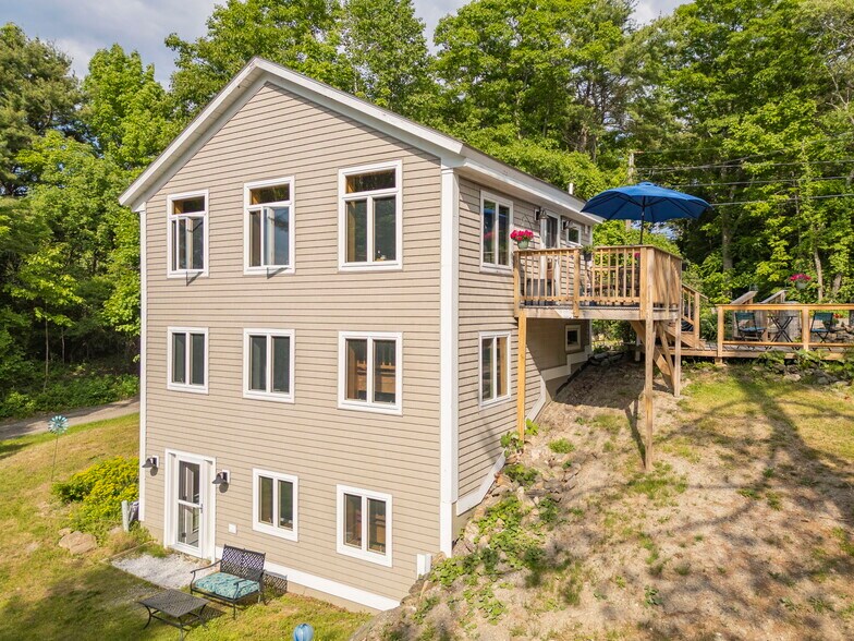Building Photo - 19 Rock Haven Dr