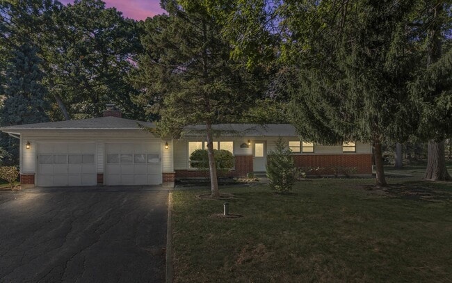 Building Photo - 36332 N Hawthorne Ln