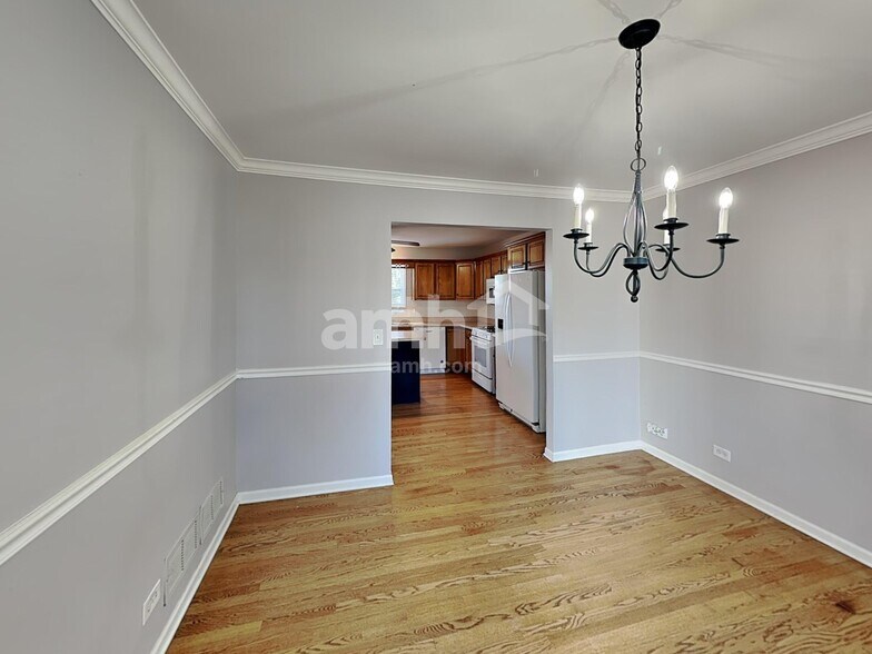 Building Photo - 411 Dover Ct N