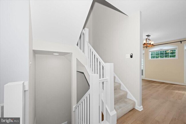 Building Photo - 4576 Fair Valley Dr