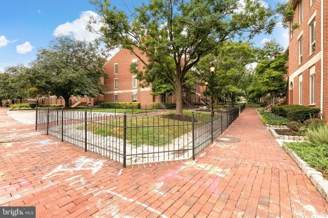 Building Photo - 2 Bed/2 Bath Patio Level Condo in Otterbei...
