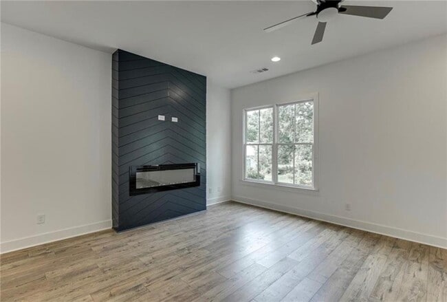 Building Photo - 5603 W Pine St