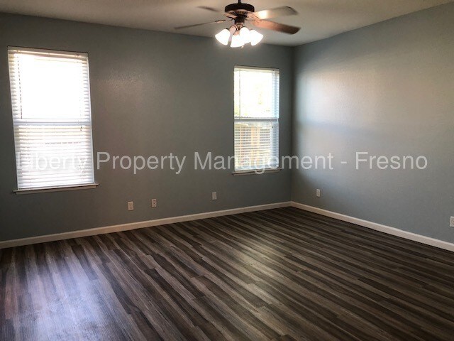 Building Photo - 2764 E Eclipse Ave