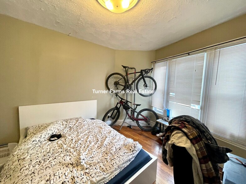 Building Photo - 59 Cedar St