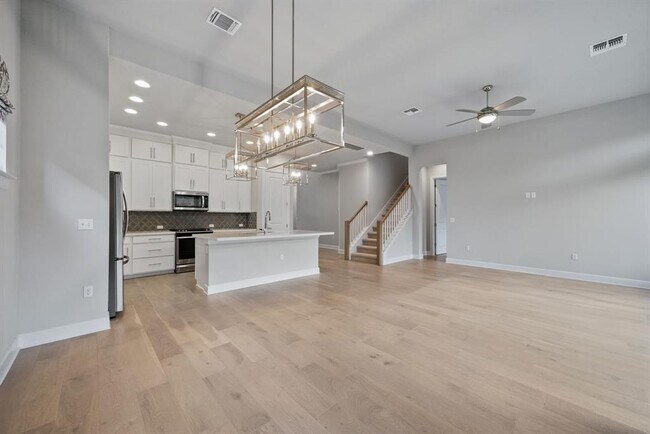 Building Photo - 5820 Harper Park Dr
