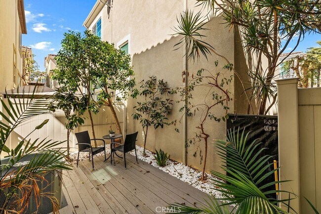 Building Photo - 205 Montana Del Lago Dr