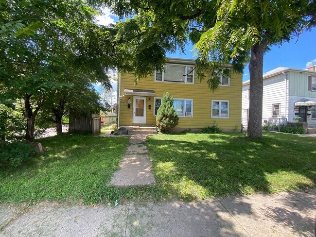 Building Photo - 68th Street