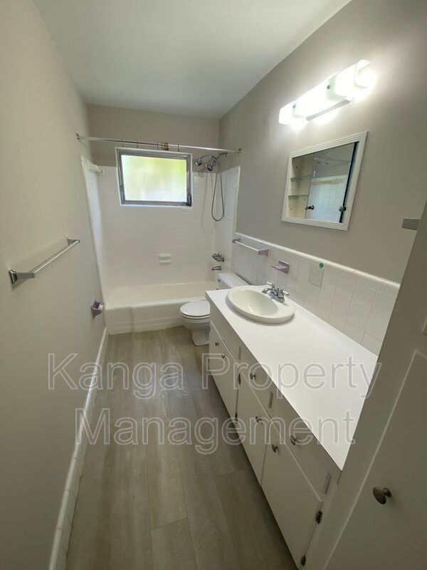 Building Photo - 612 Prosperity Farms Rd