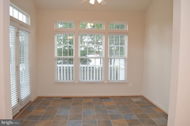 Building Photo - 200 Monroe Point Dr