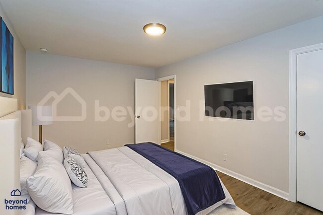 Building Photo - Beautifully Updated East Brainerd Home with Fenced Yard & Bonus Room