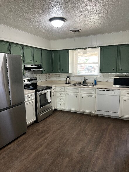 Building Photo - 5413 45th St