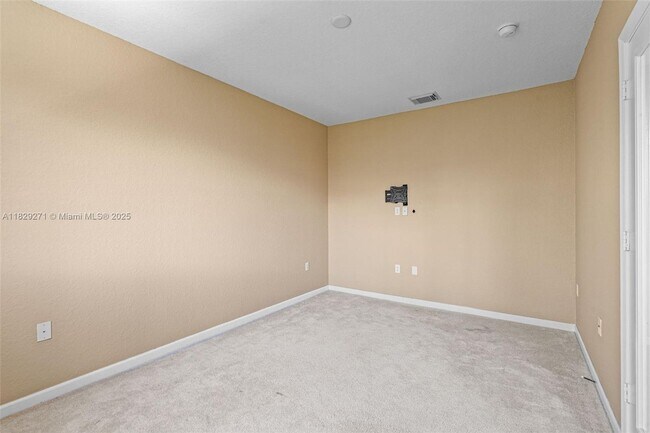 Building Photo - 20530 NW 12th Ct