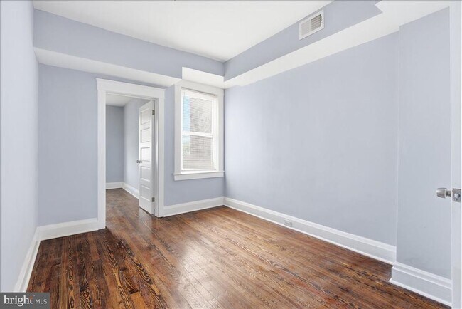 Building Photo - 1231 N Potomac St