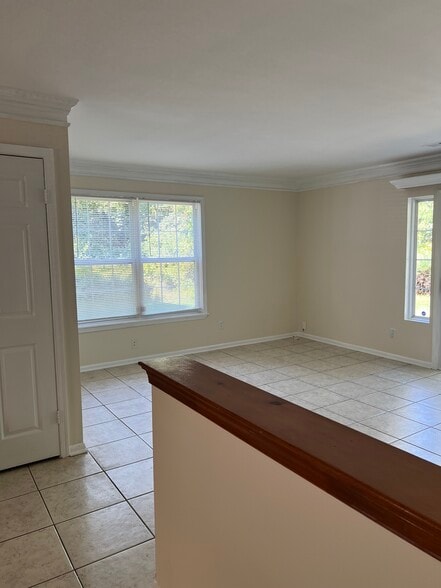 extended fam rm - 29 Worlidge Ct