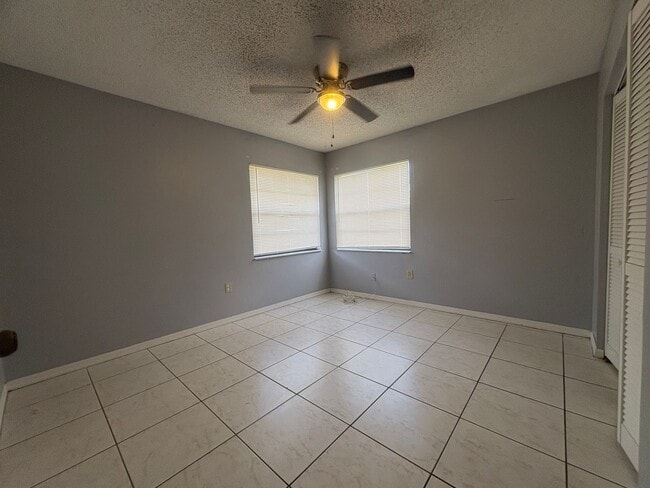 Building Photo - 332 Caldbeck Way