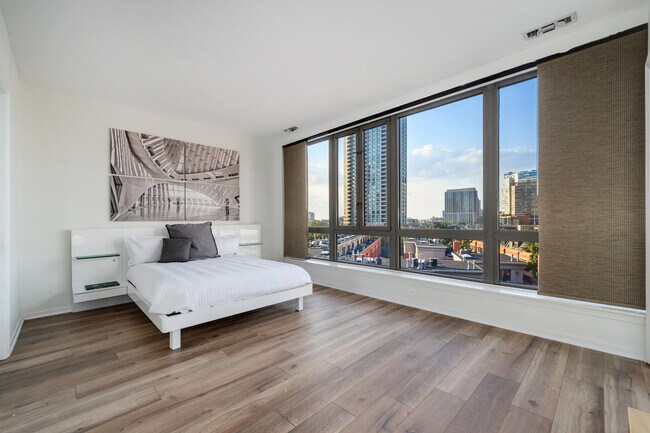 Building Photo - 400 N Clinton St