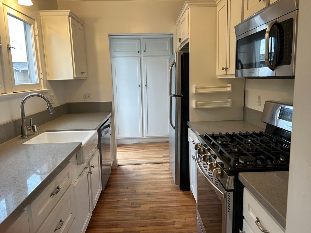 Building Photo - 2834 Denby Ave