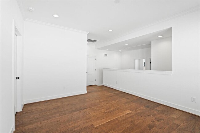 Building Photo - 13415 Scott St
