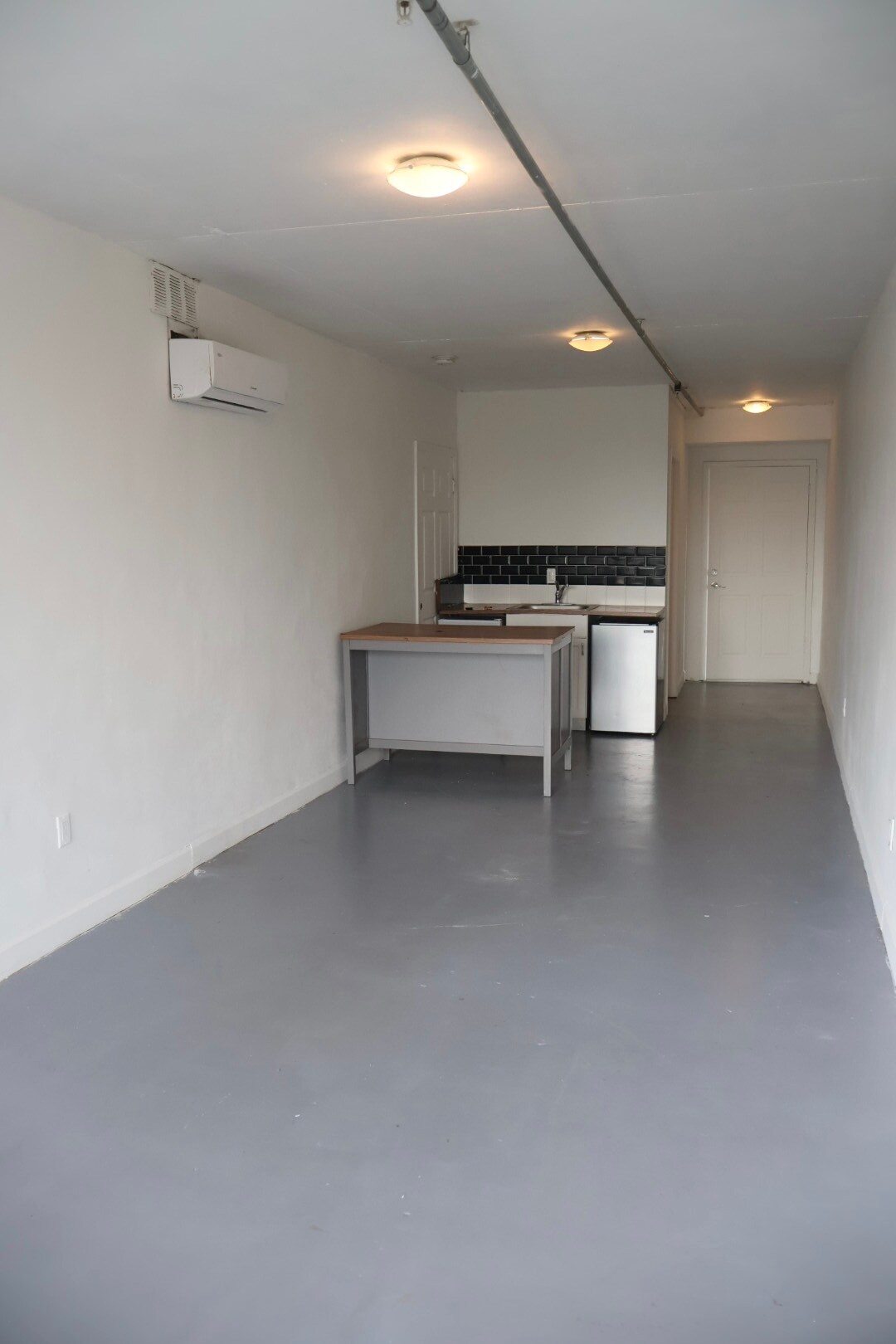 Building Photo - 542 SW 3rd St