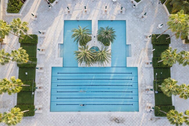 Building Photo - 799 Crandon Blvd