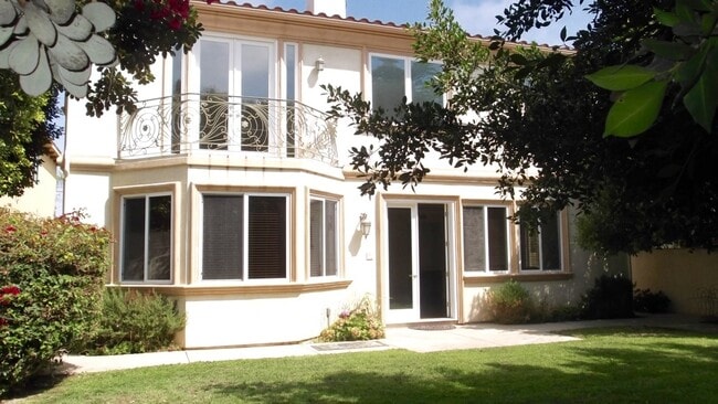 Building Photo - Coming Soon! Lavish Estate Home w/4700sf+C...