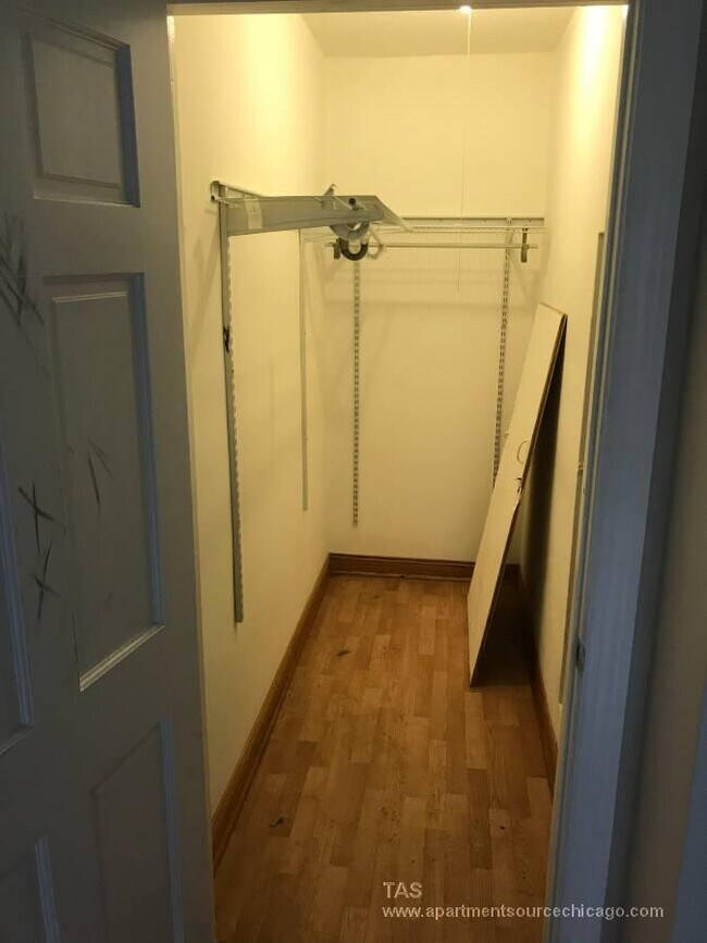 Building Photo - 1563 N Milwaukee Ave