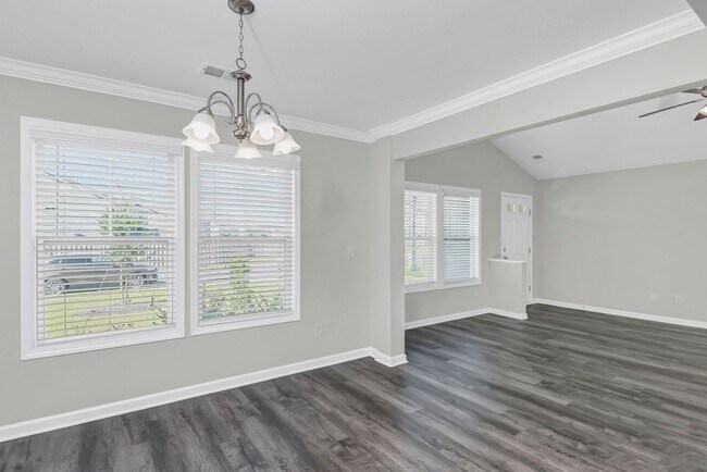 Building Photo - Beautiful Home for Rent in Elgin's Walnut ...