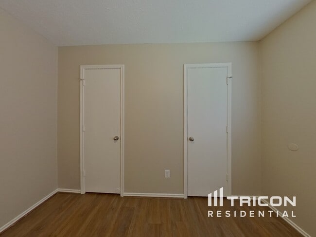 Building Photo - 33107 Cottonwood Bend