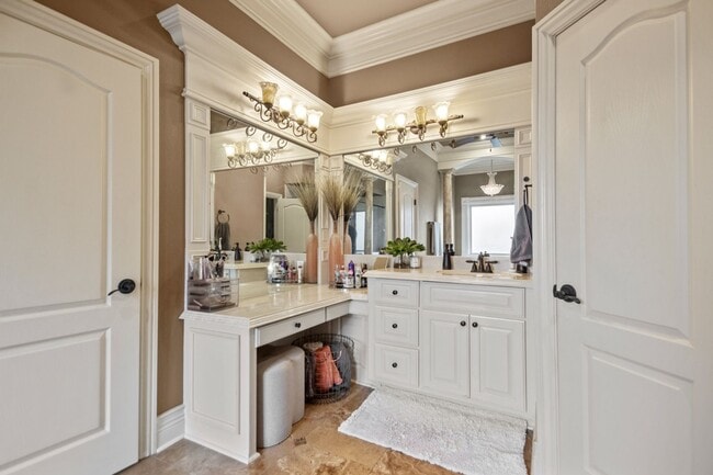 Building Photo - 5417 Lexington Ave