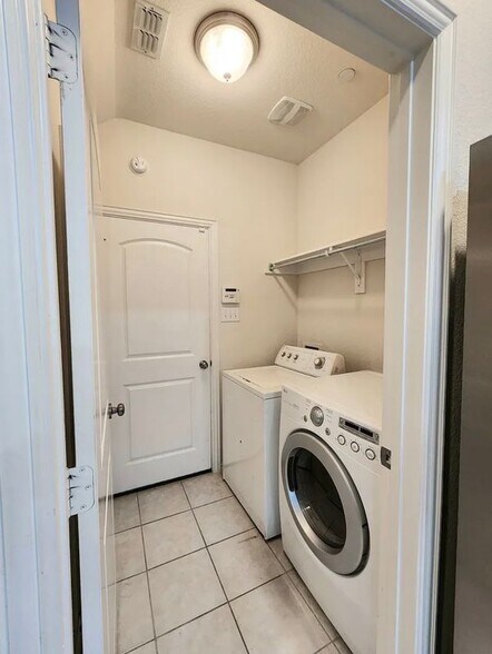 Building Photo - 4816 Bridgewater St