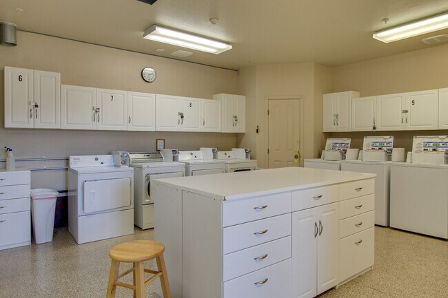 Building Photo - 2373 Quarter Horse Trl