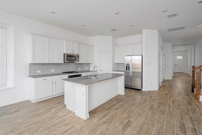 Building Photo - 3108 Cottonwood Ln