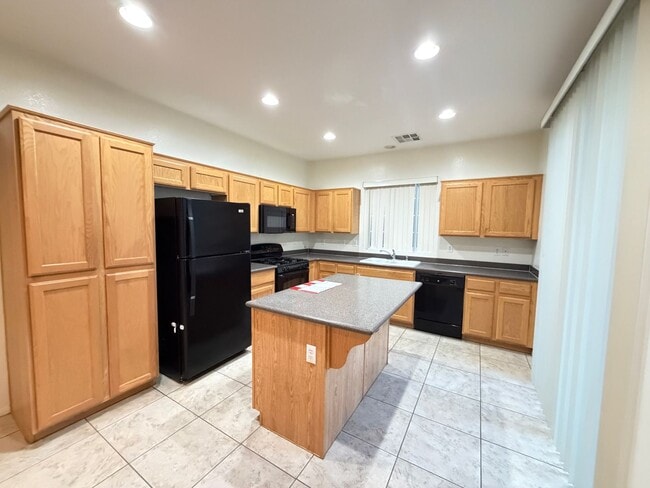 Building Photo - 9861 Iris Valley St