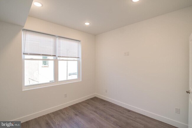 Building Photo - 1711 Snyder Ave