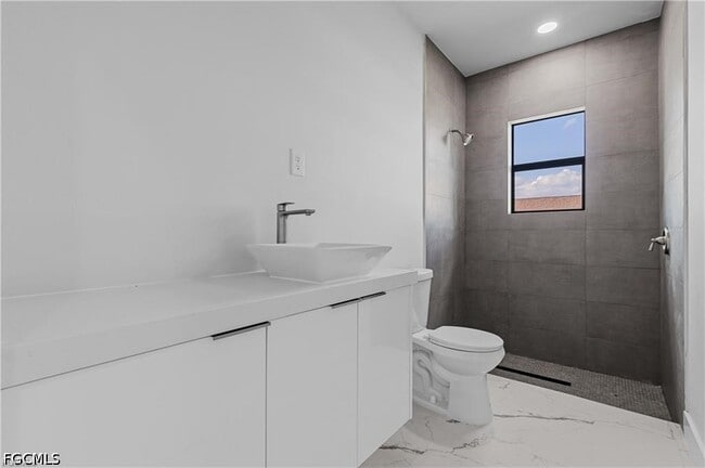 Building Photo - 3728 9th St W