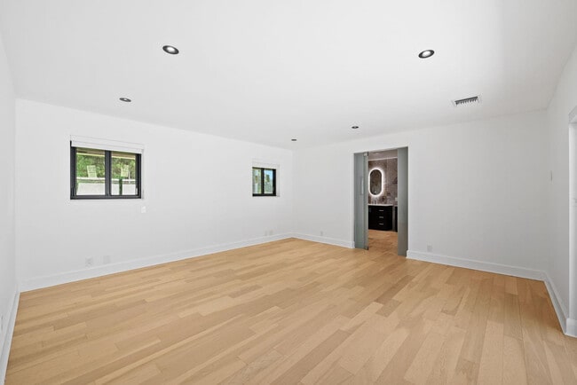 Building Photo - 5220 N 31st Pl