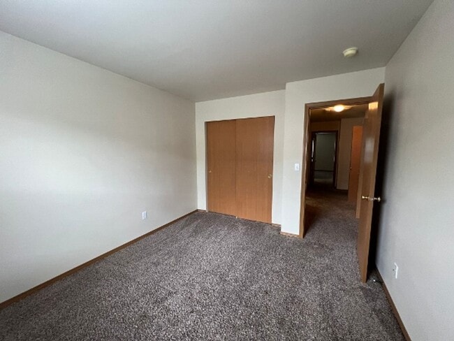 Building Photo - PENDING APPLICATION; College Spring 3BD w/...